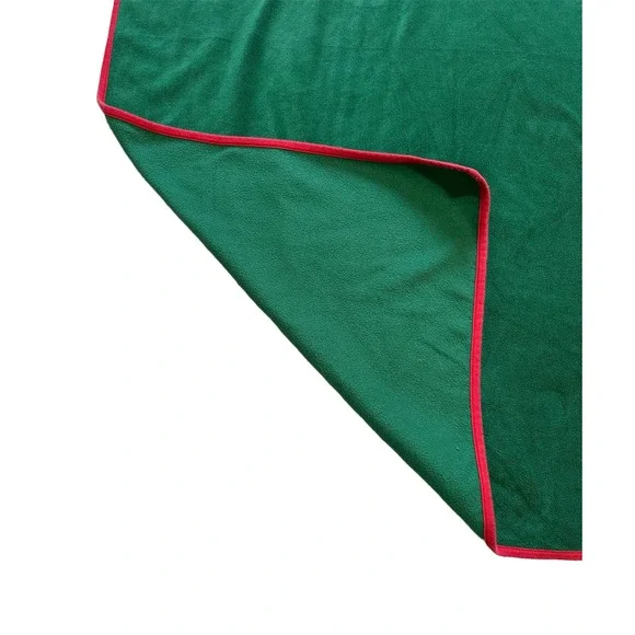 Disney Parks Green Red Trim Happy Holidays Blanket Mickey Minnie Friends Fab 5